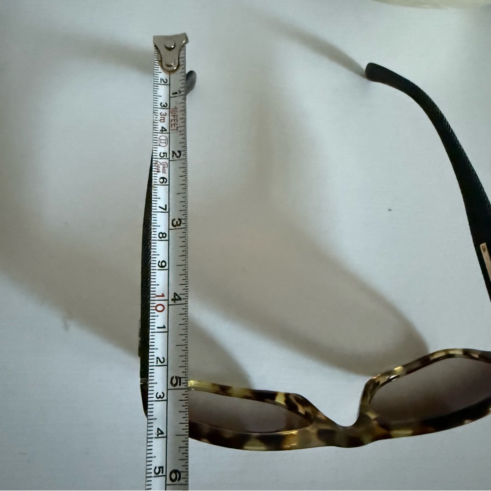 Chanel Tortoiseshell Cat Eye Sunglasses Tweed Arms Gold CC Logo Italy - Picture 11 of 12